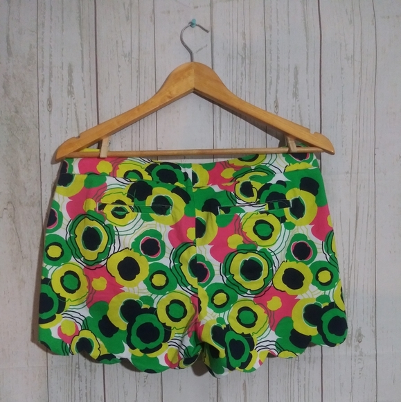 Crown & Ivy scalloped shorts 4P - Picture 2 of 10